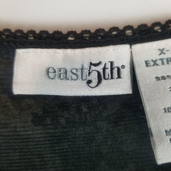 EAST 5TH SHIRT SLEEVE BLACK WHITE TOP. AT-LARGE. - Picture 3 of 16